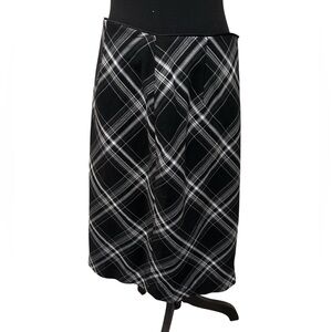 White House Black Market Black and White Checkered Pencil Skirt